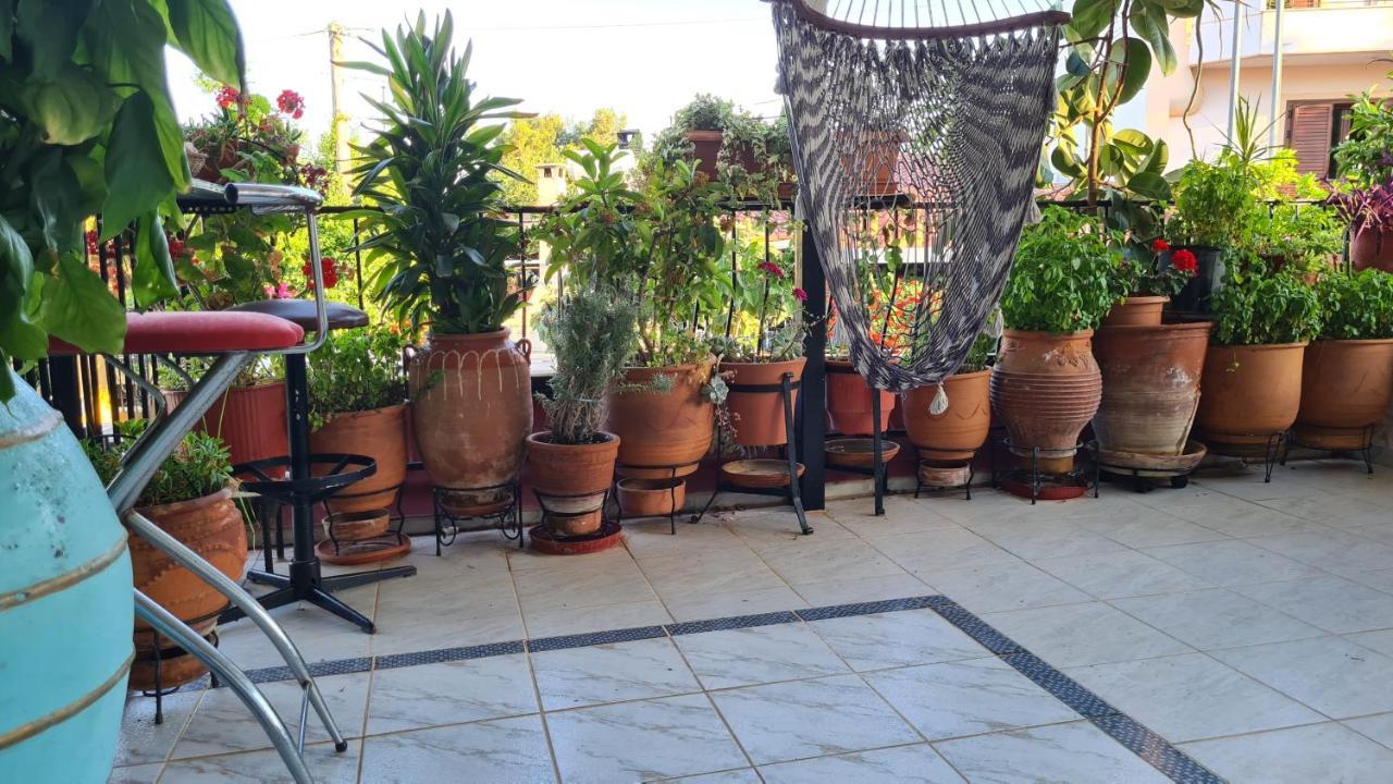 Villa George Néa Mákri Esterno foto