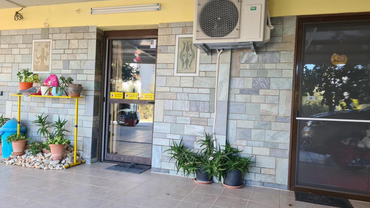 Villa George Néa Mákri Esterno foto