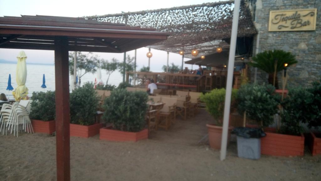 Villa George Néa Mákri Esterno foto
