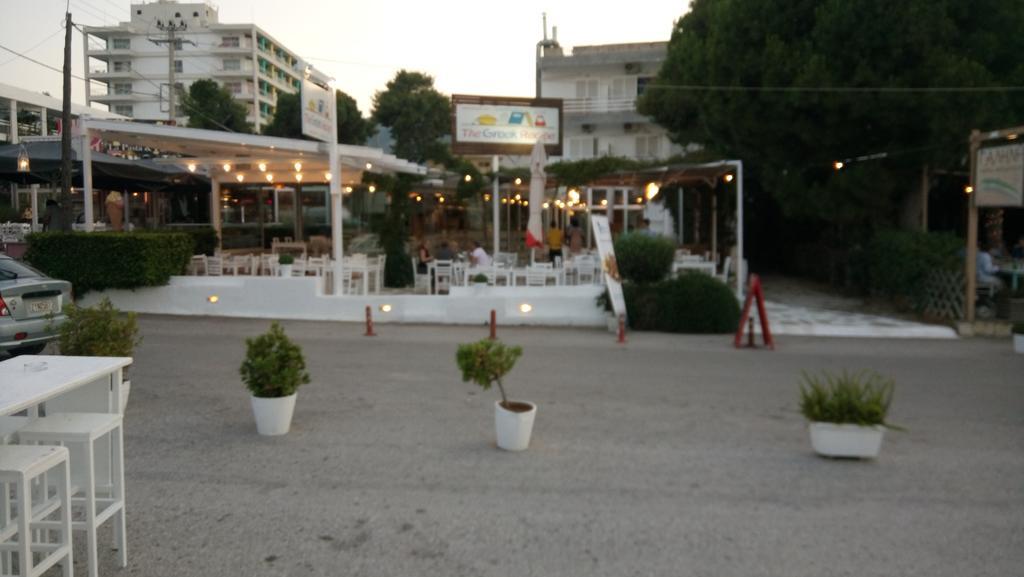 Villa George Néa Mákri Esterno foto